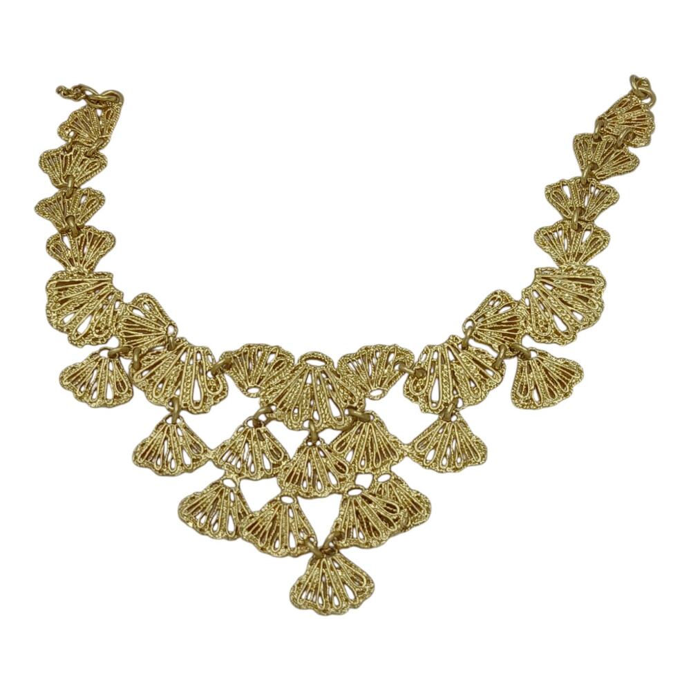 Stella & Dot Genève Lace Bib Necklace – Gold Tone